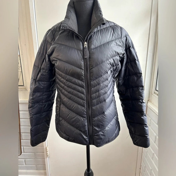 Abercrombie and Fitch Black Puffer Jacket - Picture 1 of 8